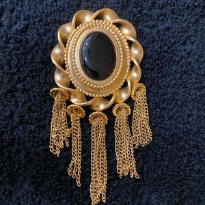 Gold tone brooch, EUC